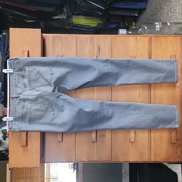 💙🤍❤️HP❤️🤍💙 EUC Athleta: Sculptek Ultra Skinny Gray-Wash Jean, size 10 - Picture 4 of 7